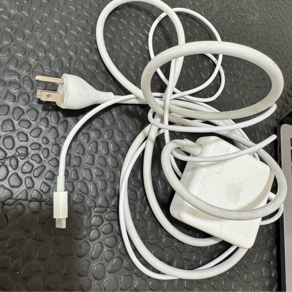 MacBook Pro 13 inch laptop. In GREAT shape. No scratches, works great! - Picture 13 of 14